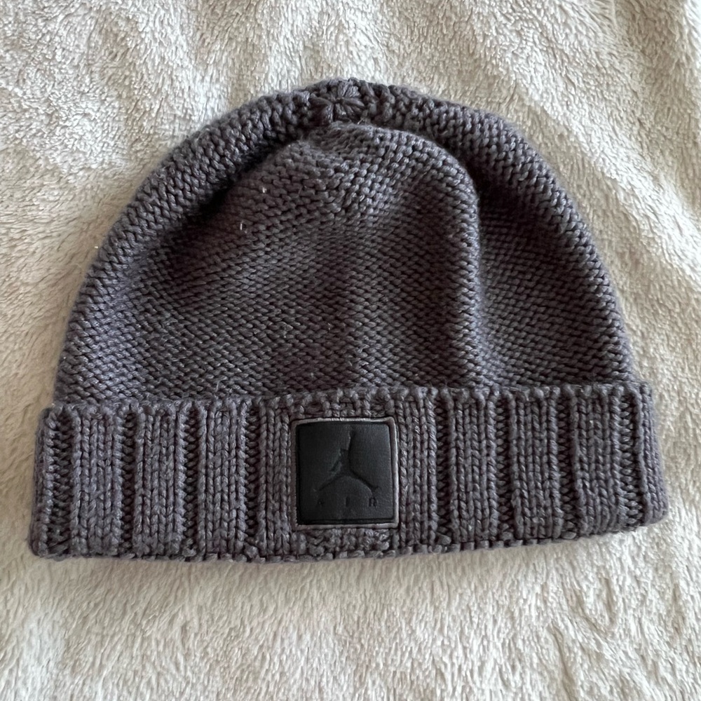 Assorted Beanie Collection - Picture 4 of 6